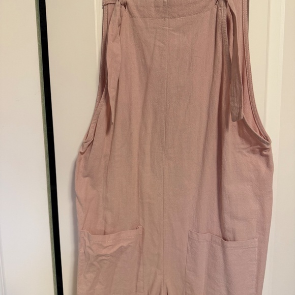 Pink jumpsuit - Picture 2 of 2